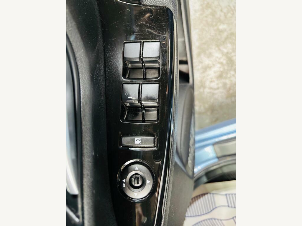 Hyundai Ix20 1.4 Classic Hatchback Euro 5 90 Silver #15