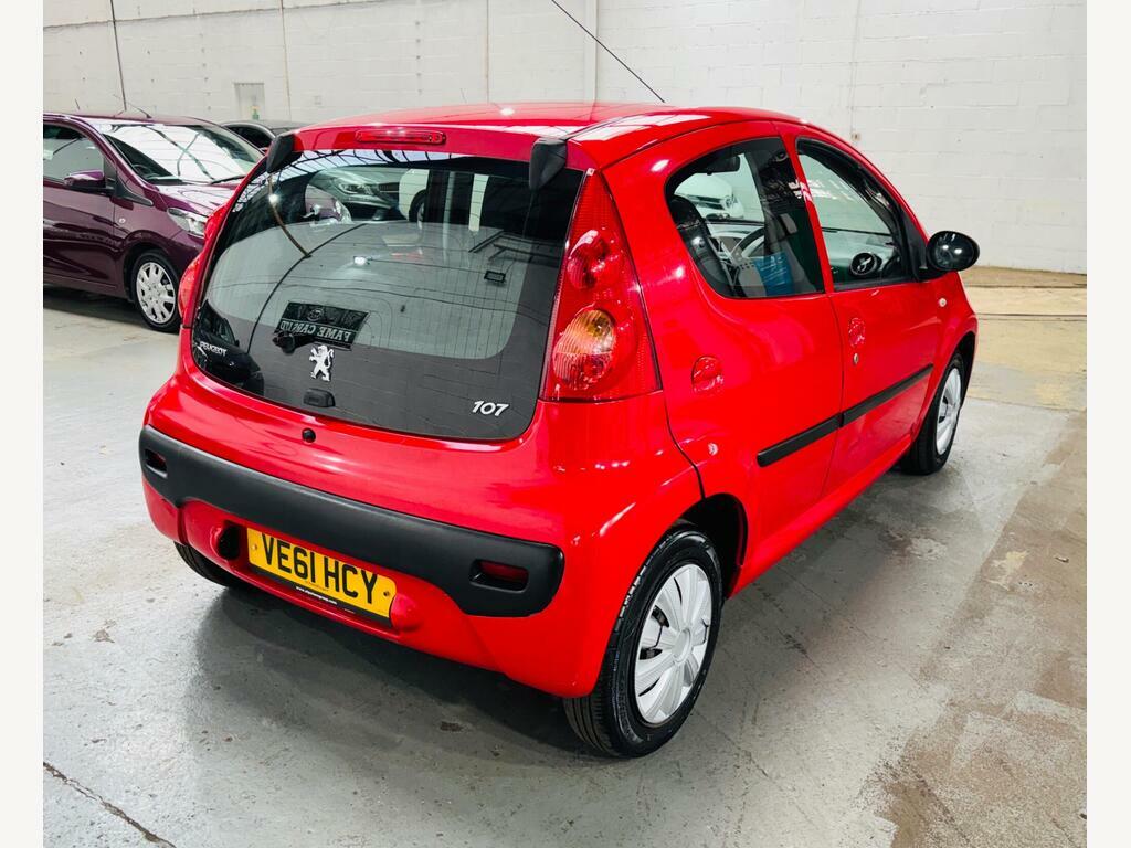 Peugeot 107 1.0 12V Urban 2 Tronic Euro 5 Red #4