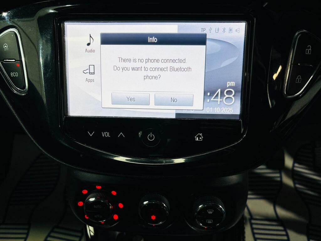 Vauxhall Adam 2014 1.4 16V Glam Hatchback Euro Green #22