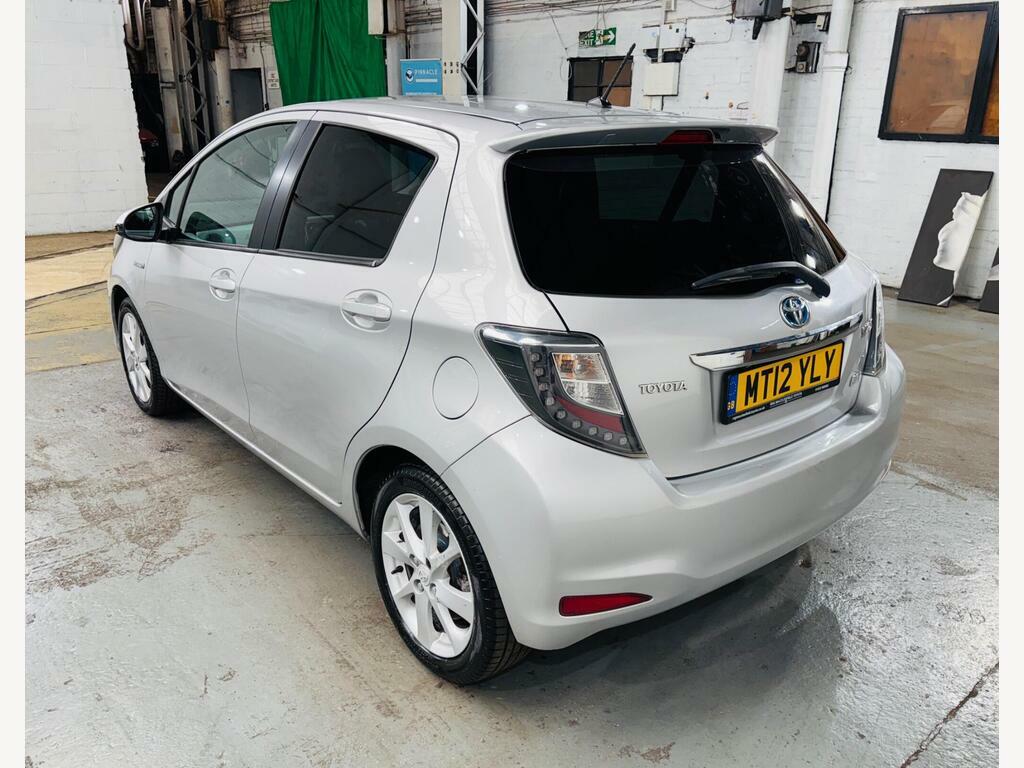 Toyota Yaris Toyota Hatchback 1.33 Vvt-i Tr Multidrive S Grey #6