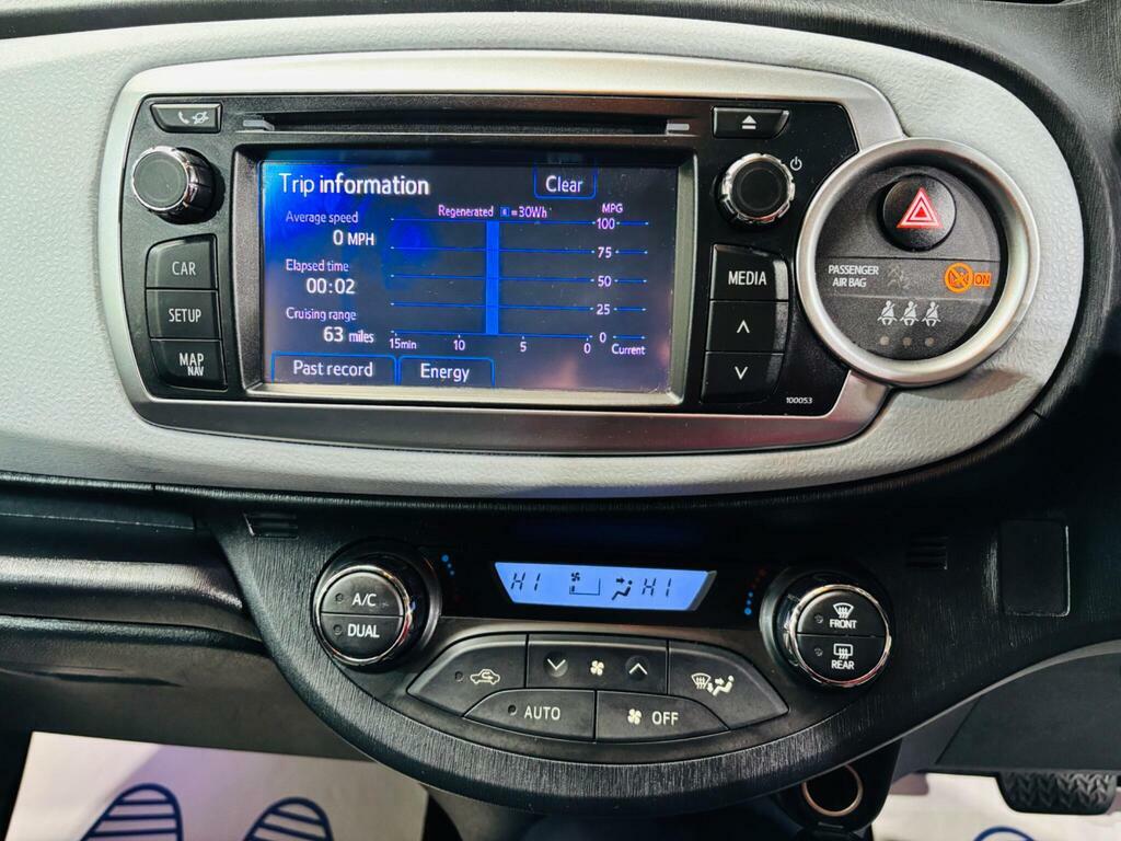 Toyota Yaris Toyota Hatchback 1.33 Vvt-i Tr Multidrive S Grey #21