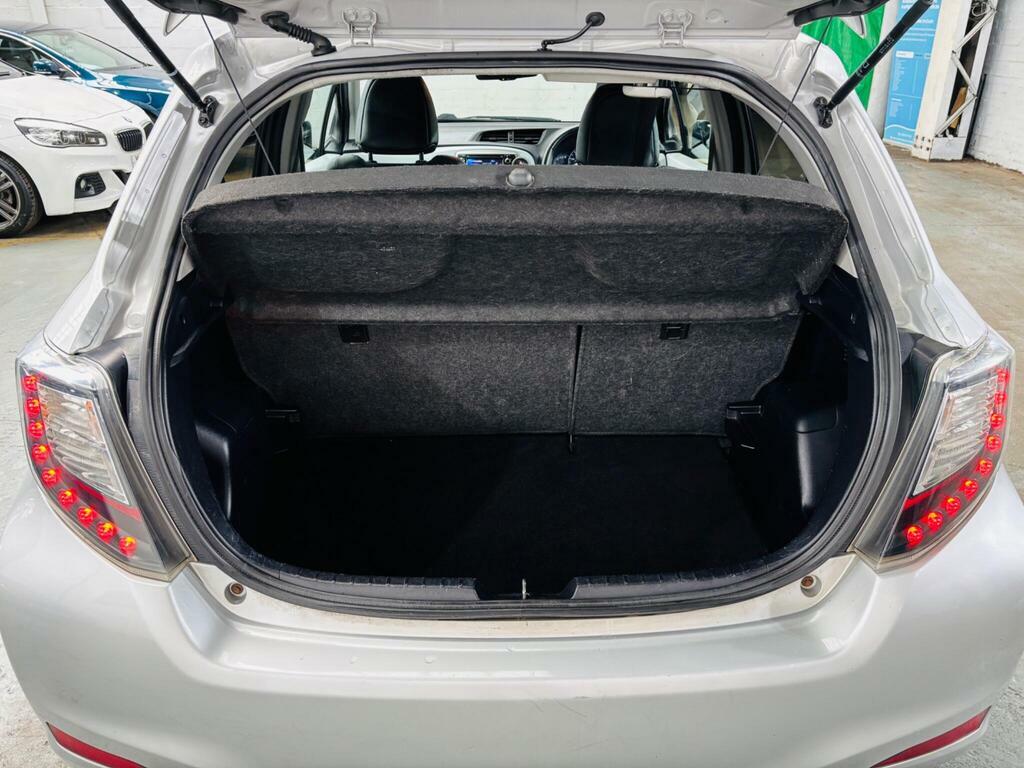 Toyota Yaris Toyota Hatchback 1.33 Vvt-i Tr Multidrive S Grey #23