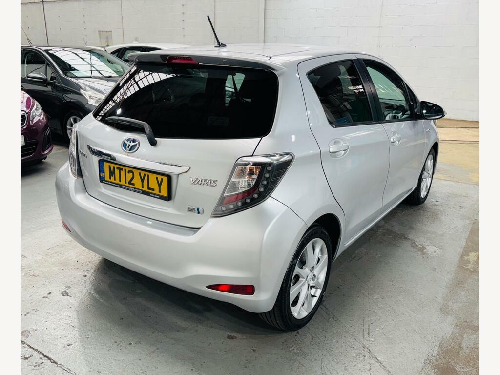 Toyota Yaris Toyota Hatchback 1.33 Vvt-i Tr Multidrive S Grey #4