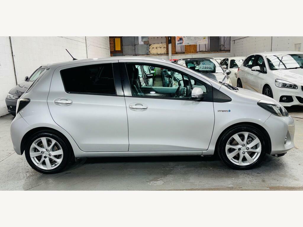 Toyota Yaris Toyota Hatchback 1.33 Vvt-i Tr Multidrive S Grey #7