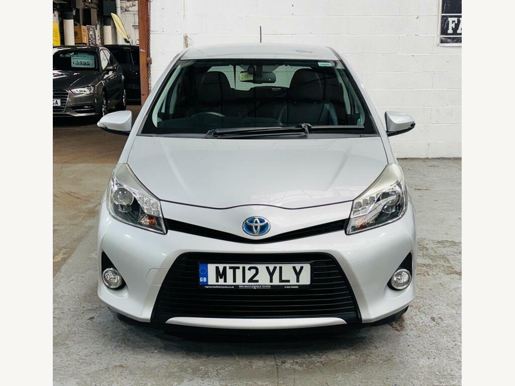 Toyota Yaris Toyota Hatchback 1.33 Vvt-i Tr Multidrive S Grey #2