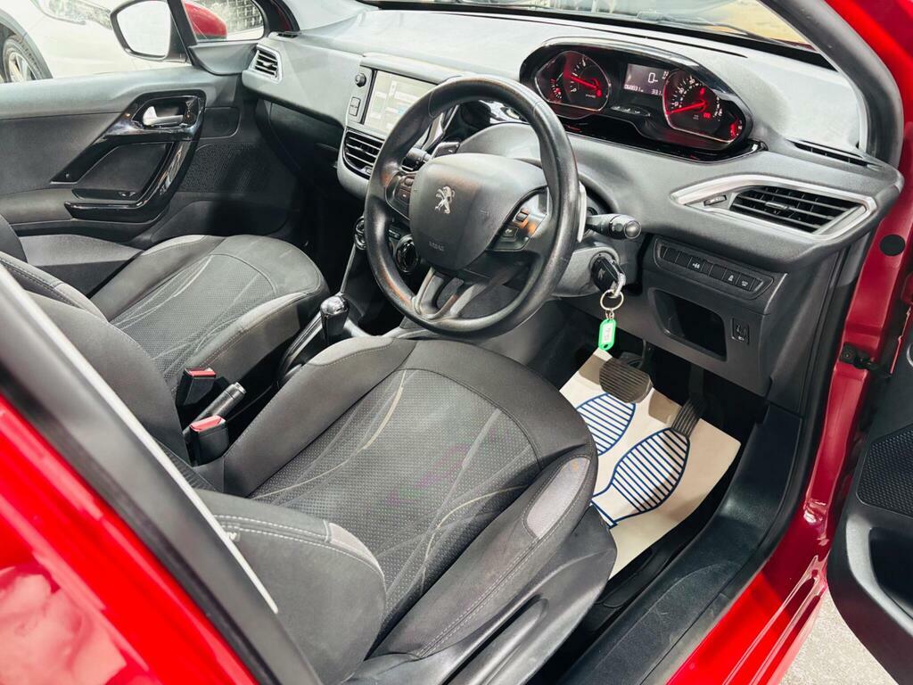 Peugeot 208 Hatchback 1.6 Vti Xy Euro 5 201313 Purple #9