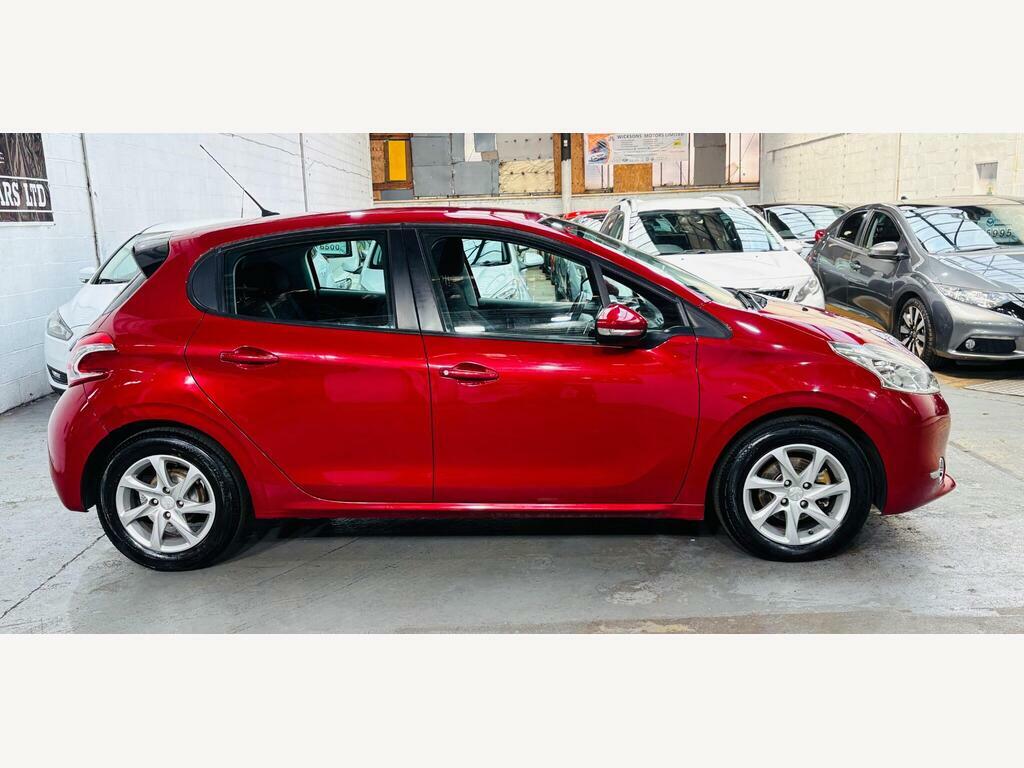 Peugeot 208 Hatchback 1.6 Vti Xy Euro 5 201313 Purple #7