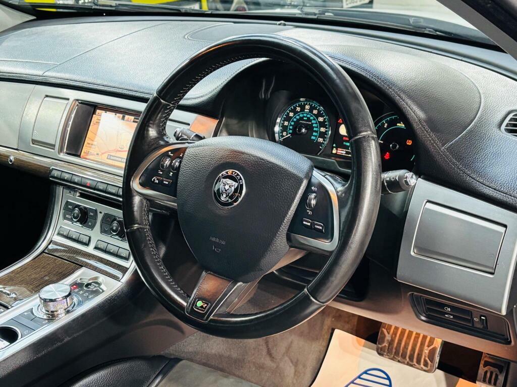 Jaguar XF 2.2 D Portfolio Blue #10