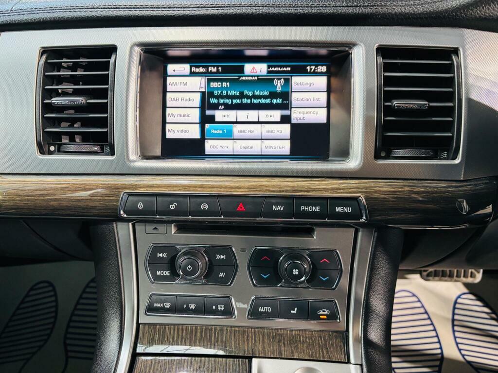 Jaguar XF 2.2 D Portfolio Blue #20