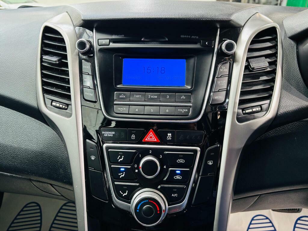 Hyundai I30 Crdi Active Blue Drive Silver #19