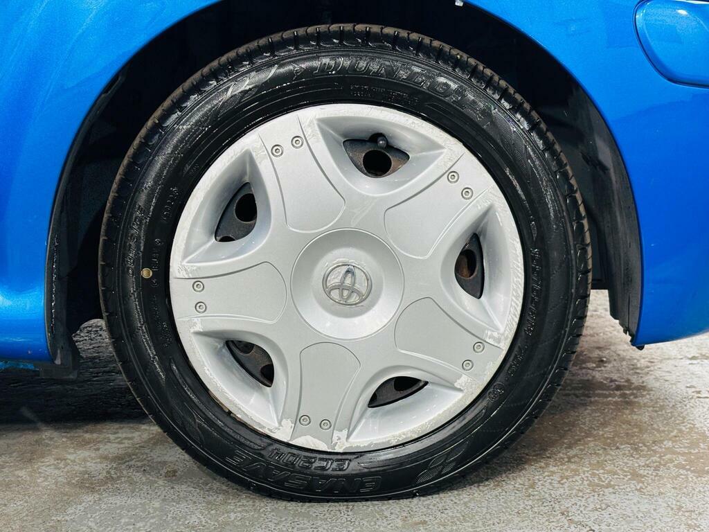 Toyota Aygo Hatchback Silver #18