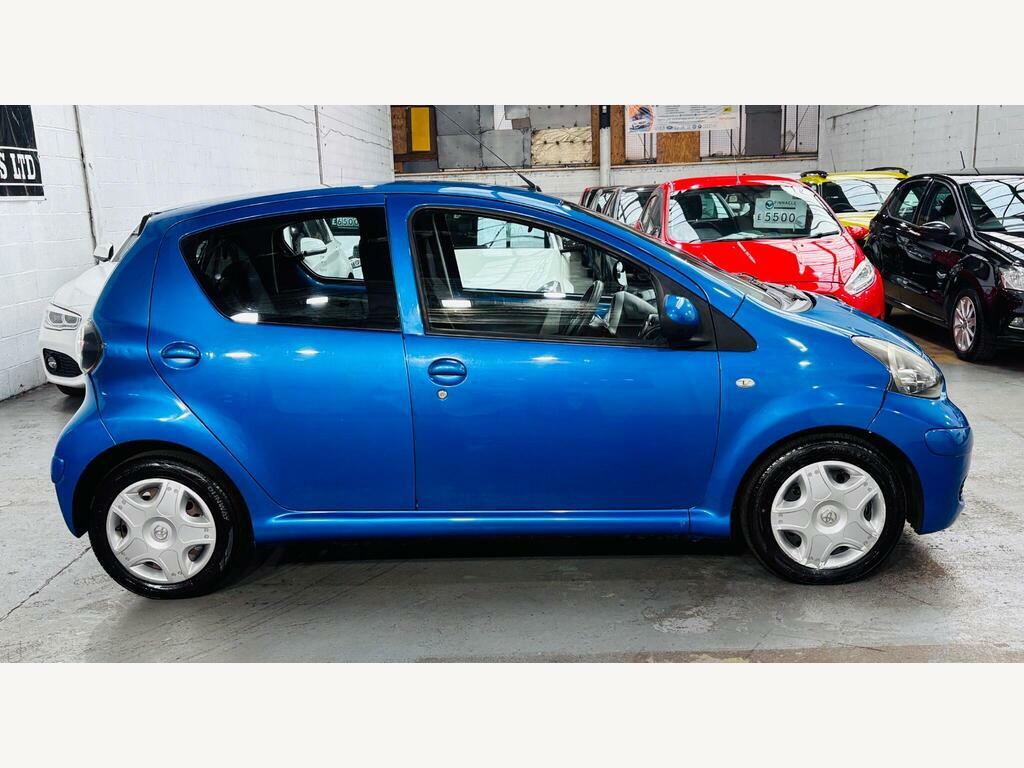 Toyota Aygo Hatchback Silver #7