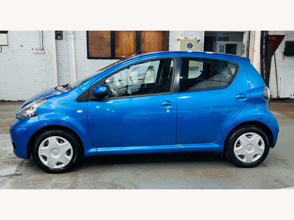 Toyota Aygo Hatchback Silver #8