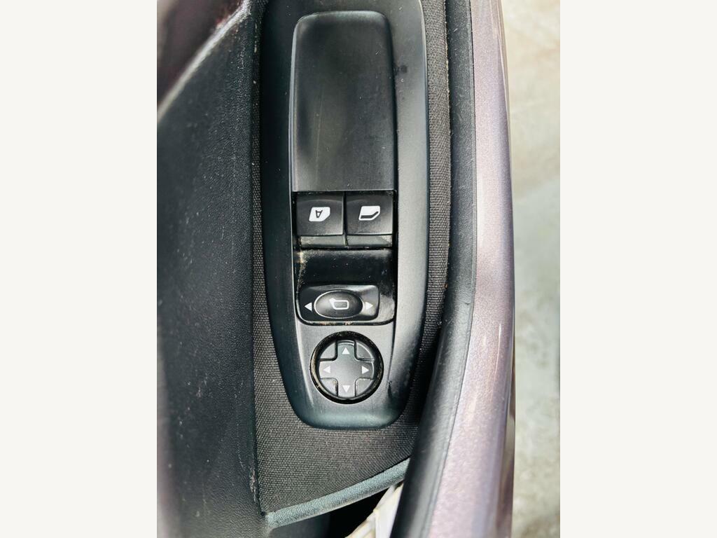 Peugeot 2008 1.6 E-hdi Active Egc White #15