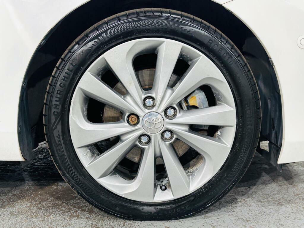 Toyota Auris Auris Excel D-4d White #23