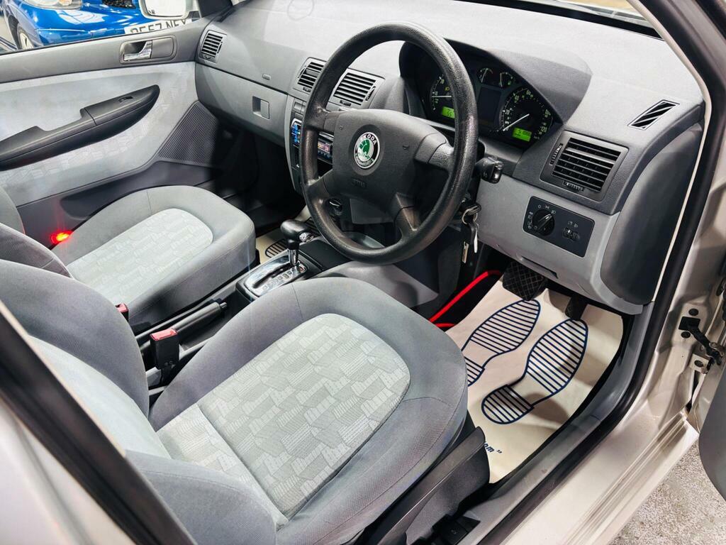 Skoda Fabia 1.4 16V Classic Estate Silver #9