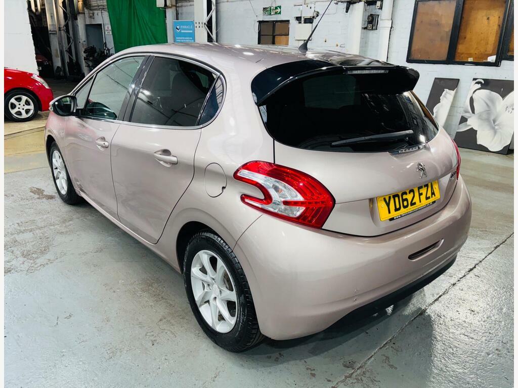 Peugeot 208 1.4 E-hdi Allure Egc Euro 5 S S Pink #6