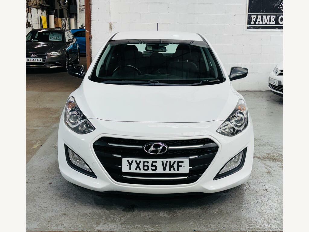 Hyundai I30 1.6 Crdi Blue Drive Se Euro 6 S S White #2