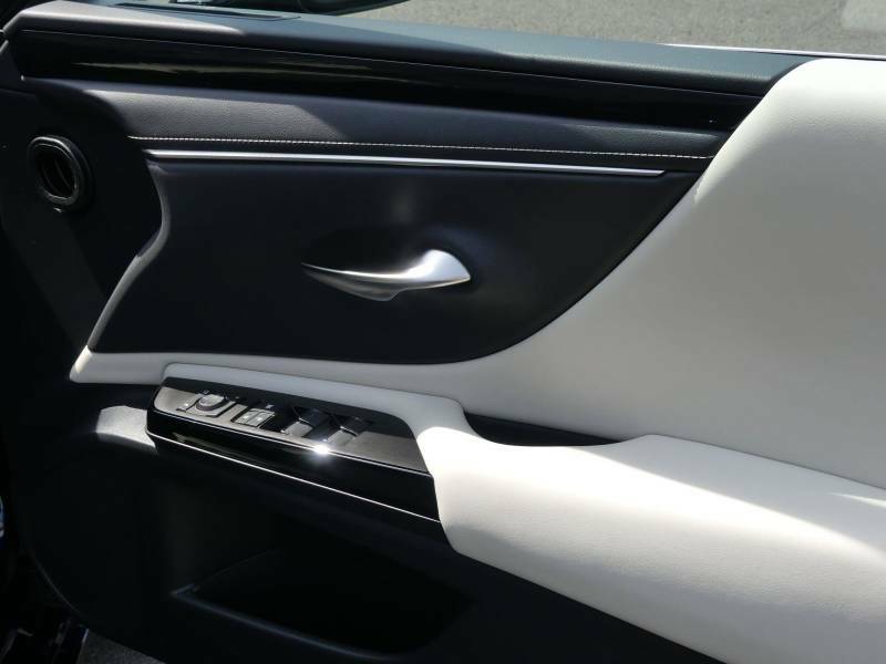 Lexus ES 2.5 300H Premium Edition Saloon Hybrid White #13