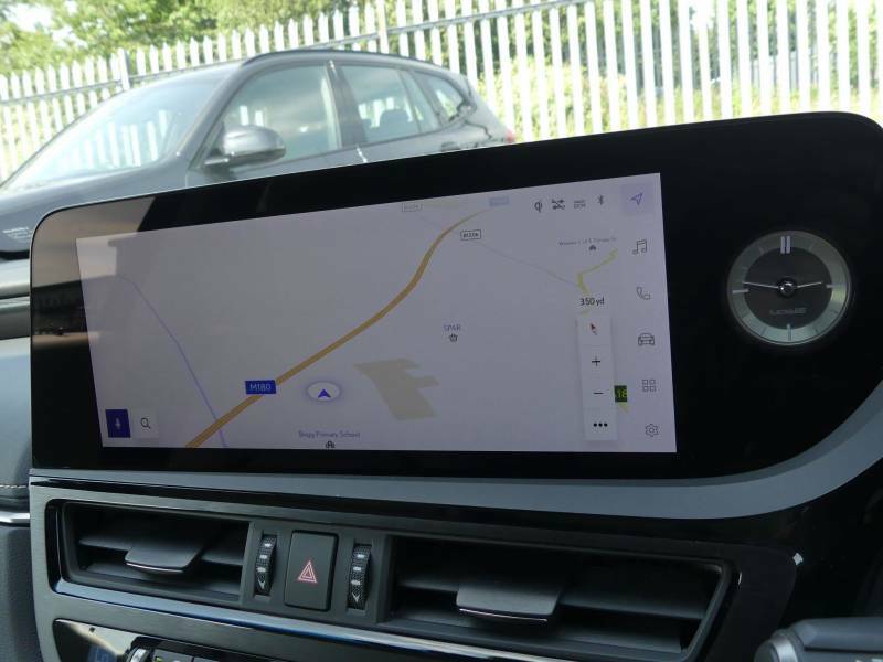 Lexus ES 2.5 300H Premium Edition Saloon Hybrid White #18