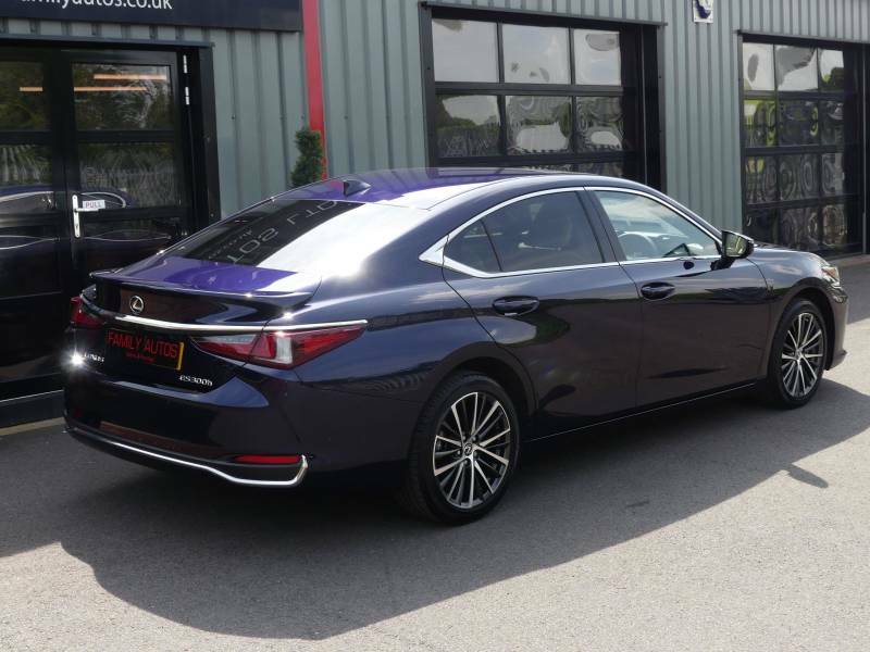 Lexus ES 2.5 300H Premium Edition Saloon Hybrid White #8