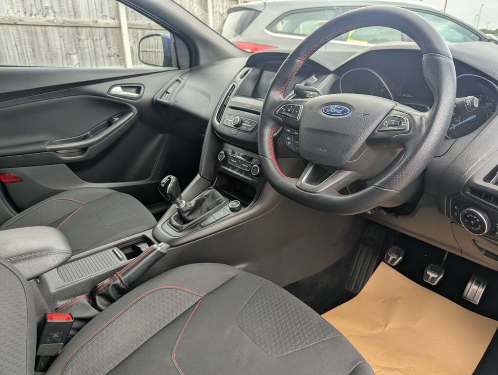Ford Focus Hatchback 1.5 Tdci St-line X 201818 BL18ZJE Blue #4