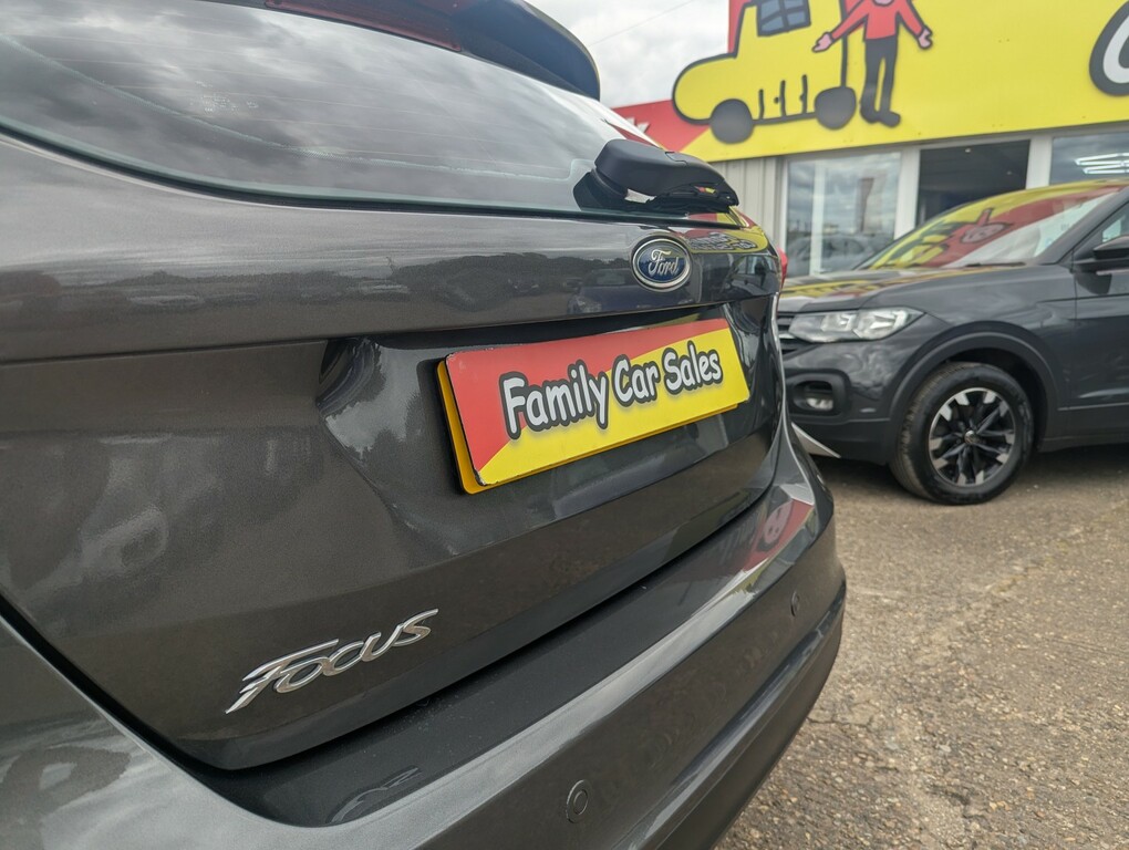 Ford Focus Hatchback 1.6 Tdci Titanium 201464 AF64YMM Grey #6