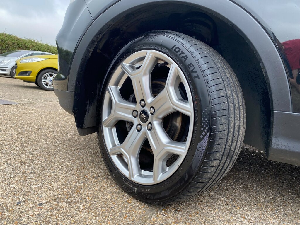 Ford Kuga 1.5 Tdci Ecoblue Titanium Edition Black #4