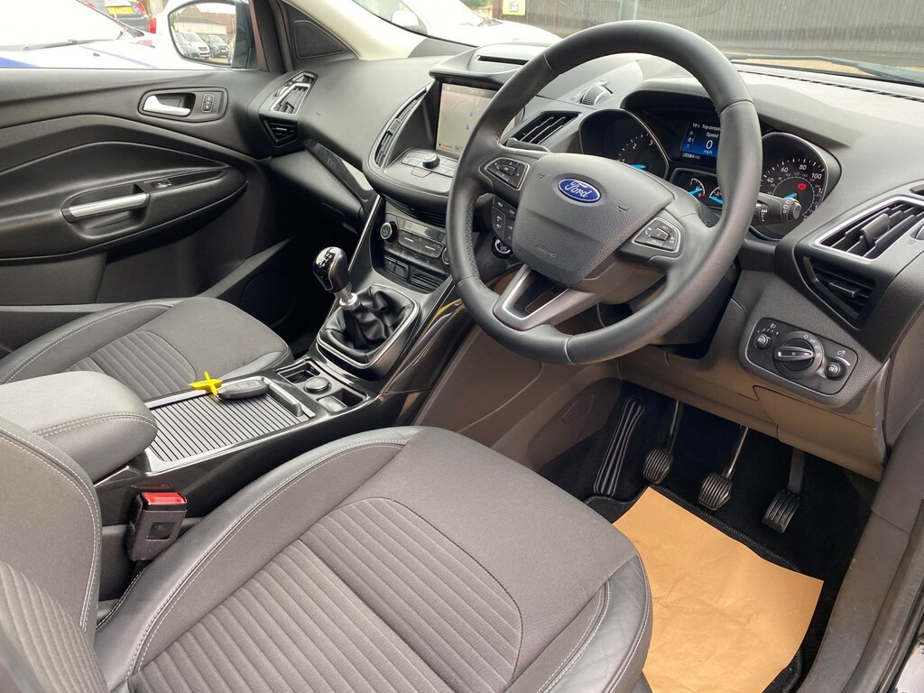Ford Kuga 1.5 Tdci Ecoblue Titanium Edition Black #3