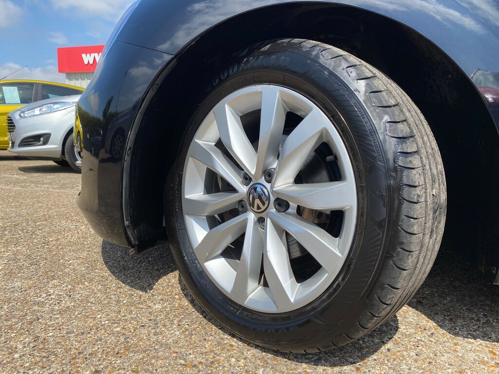 Volkswagen Beetle Hatchback Black #11