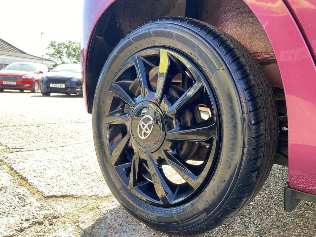 Toyota Aygo 1.0 Vvt-i X-cite Purple #6