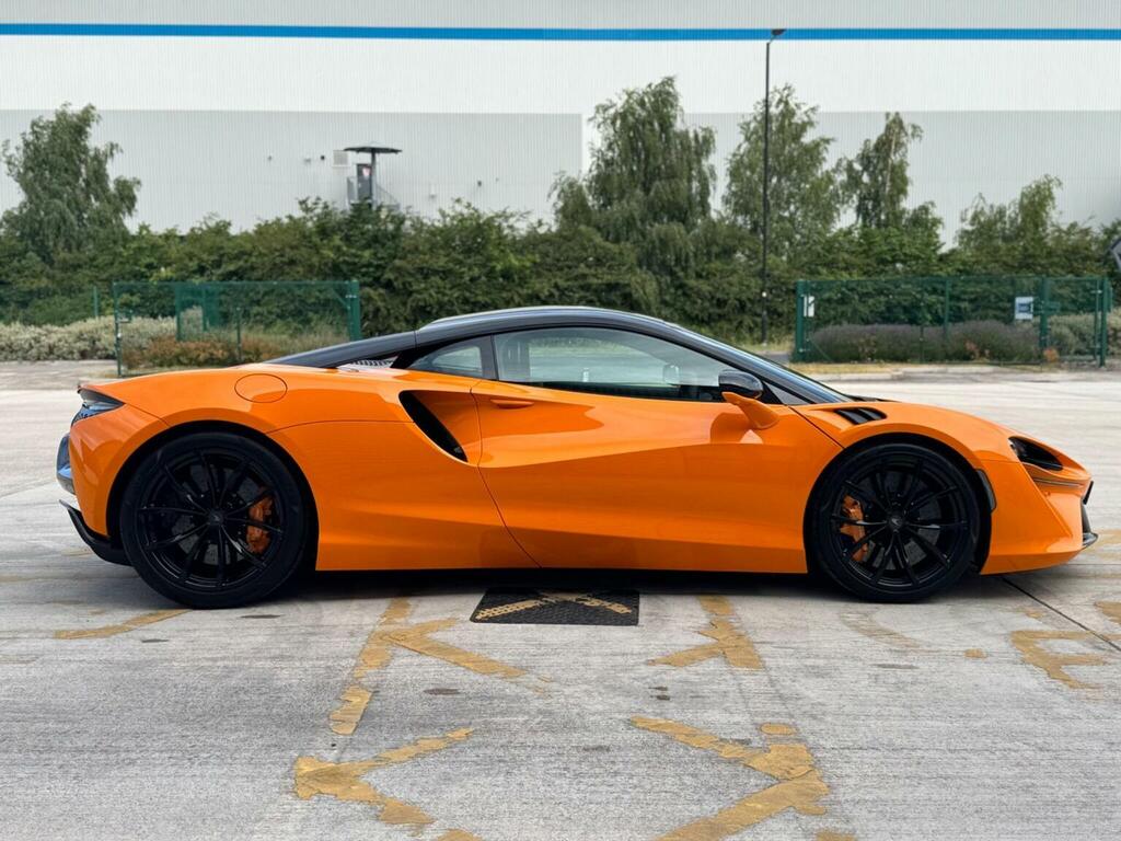 McLaren Artura Electric Blue #18