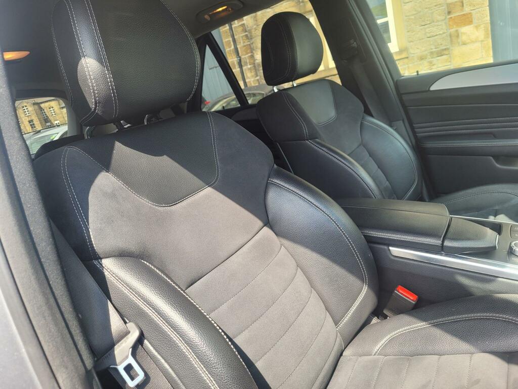 Mercedes-Benz M Class Sport Black #16