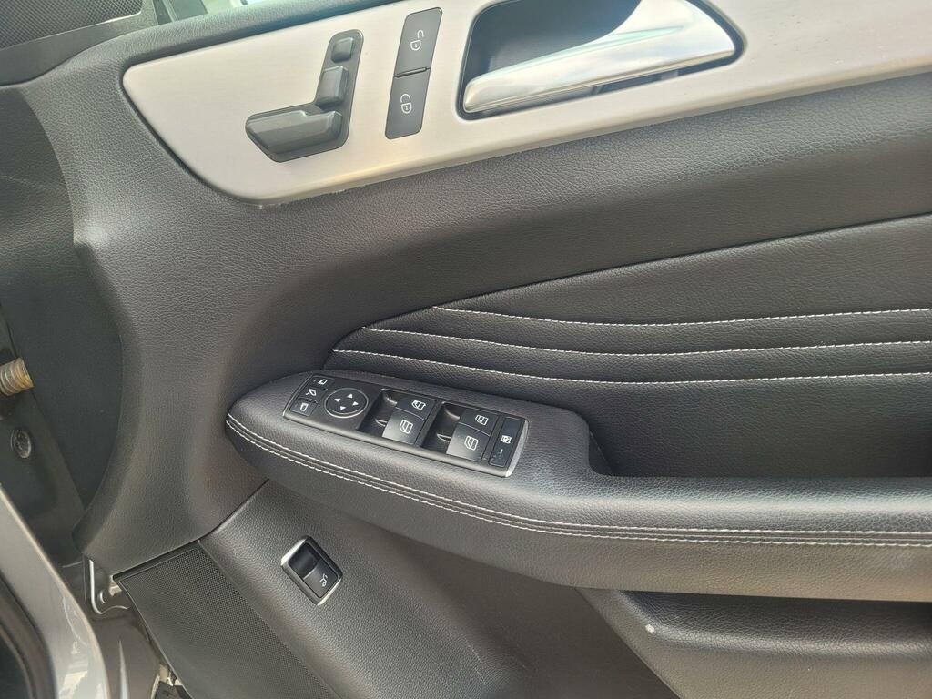 Mercedes-Benz M Class Sport Black #24