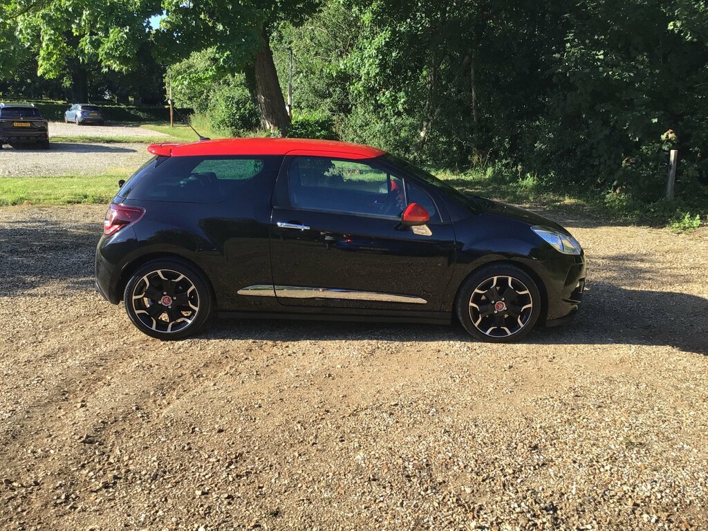 Citroen DS3 1.6 E-hdi Airdream Dsport Red Hatchback Black #3
