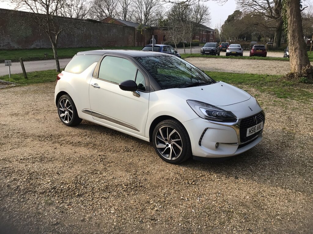 Citroen DS3 1.2 Puretech Givenchy Le Makeup Hatchback Petr White #2