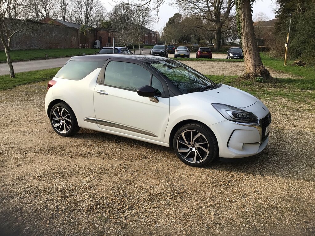 Citroen DS3 1.2 Puretech Givenchy Le Makeup Hatchback Petr White #4
