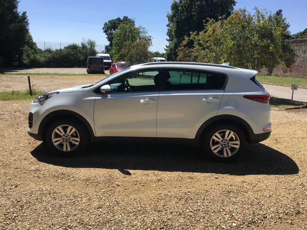 Kia Sportage 1.6 Gdi 2 Suv Euro 6 Ss 130 White #6