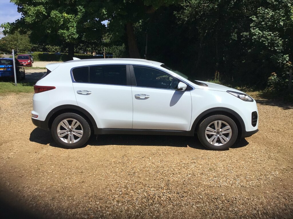 Kia Sportage 1.6 Gdi 2 Suv Euro 6 Ss 130 White #3