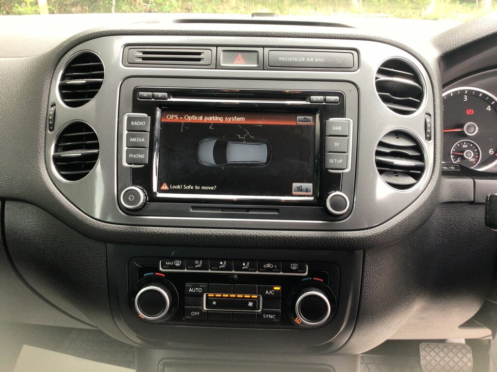 Volkswagen Tiguan 2.0 Tdi Bluemotion Tech Se Suv 2 Silver #15