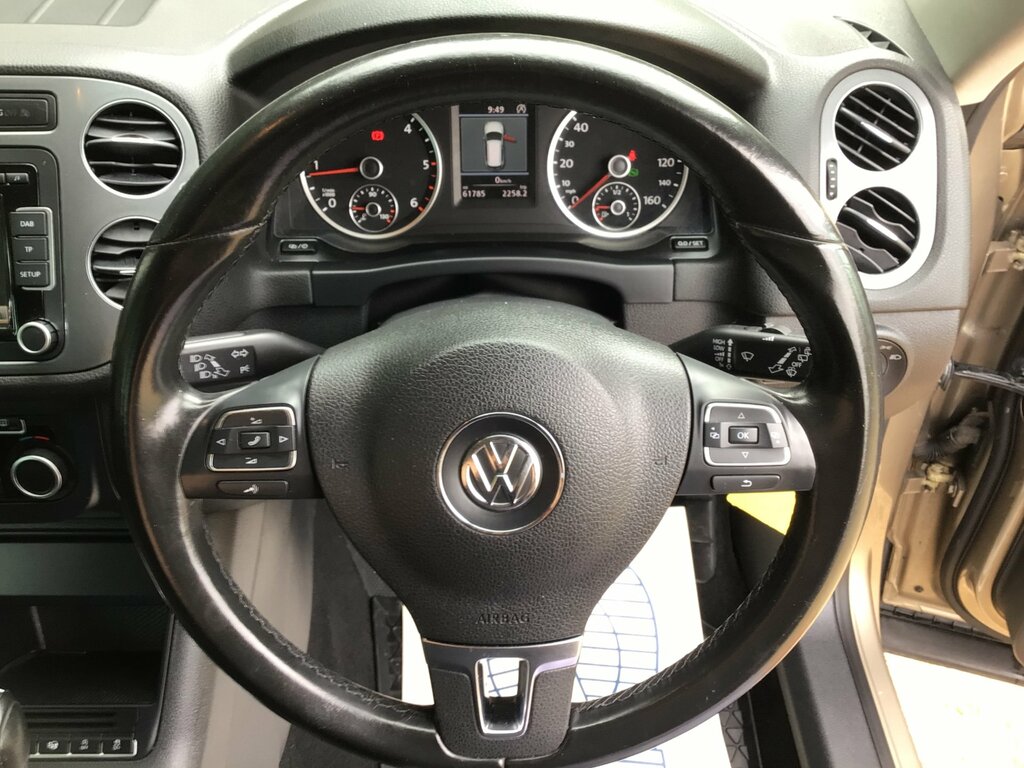 Volkswagen Tiguan 2.0 Tdi Bluemotion Tech Se Suv 2 Silver #16
