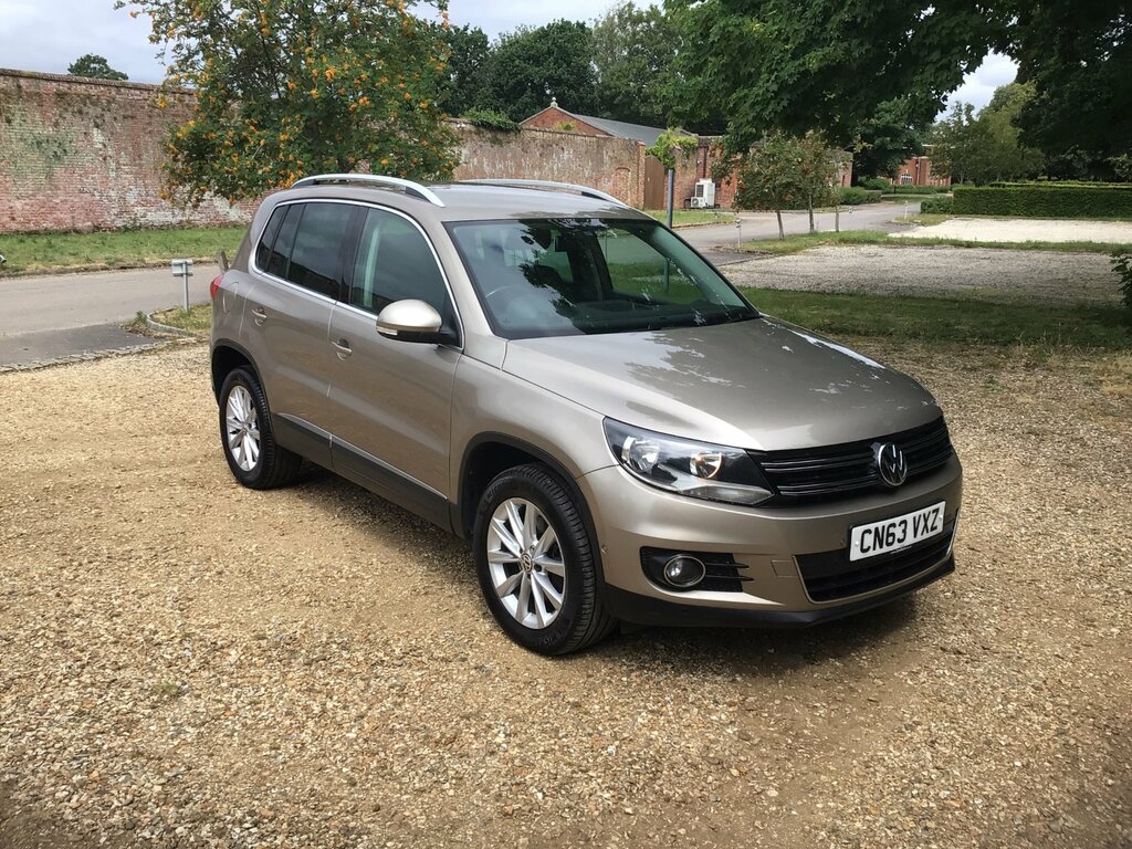 Volkswagen Tiguan 2.0 Tdi Bluemotion Tech Se Suv Dsg 4Wd Beige