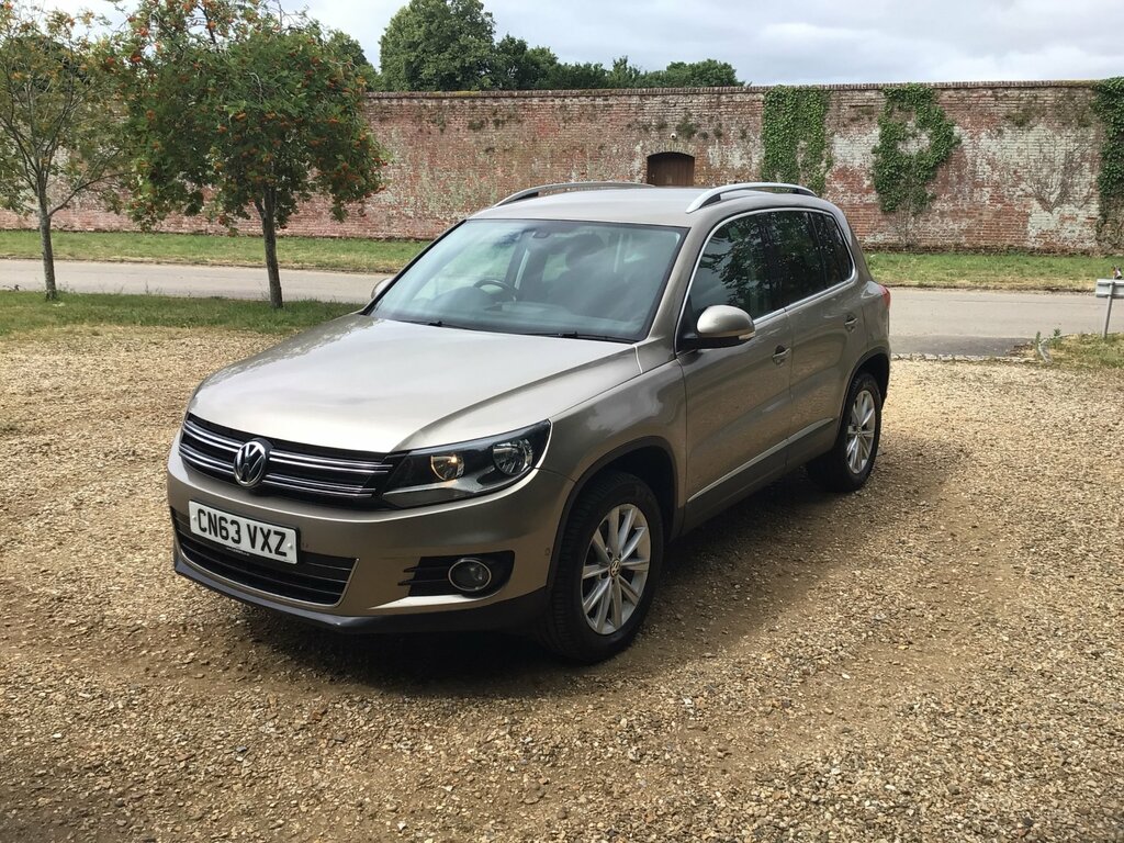 Volkswagen Tiguan 2.0 Tdi Bluemotion Tech Se Suv Dsg 4Wd Beige #5