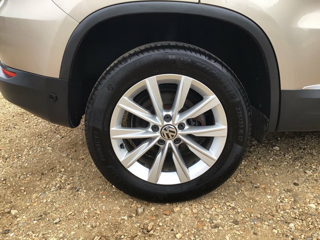 Volkswagen Tiguan 2.0 Tdi Bluemotion Tech Se Suv 2 Silver #21