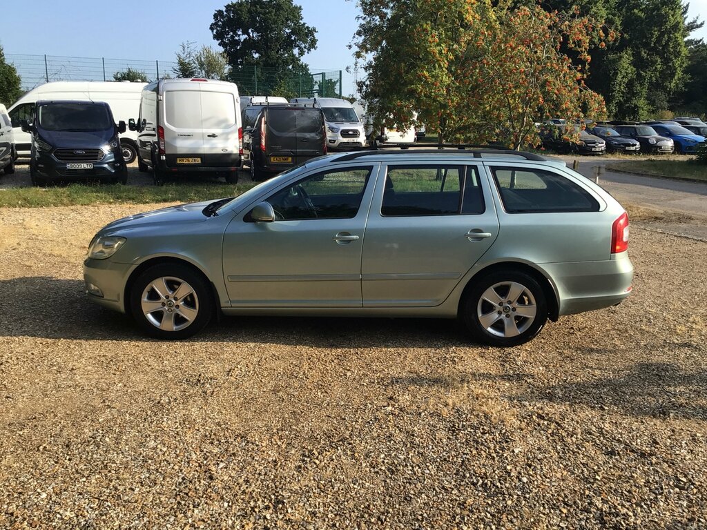 Skoda Octavia 2.0 Tdi Elegance Green #6