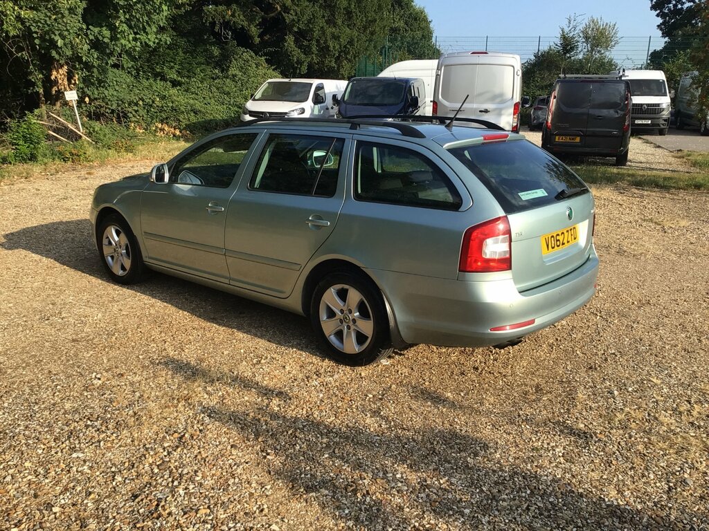 Skoda Octavia 2.0 Tdi Elegance Green #7