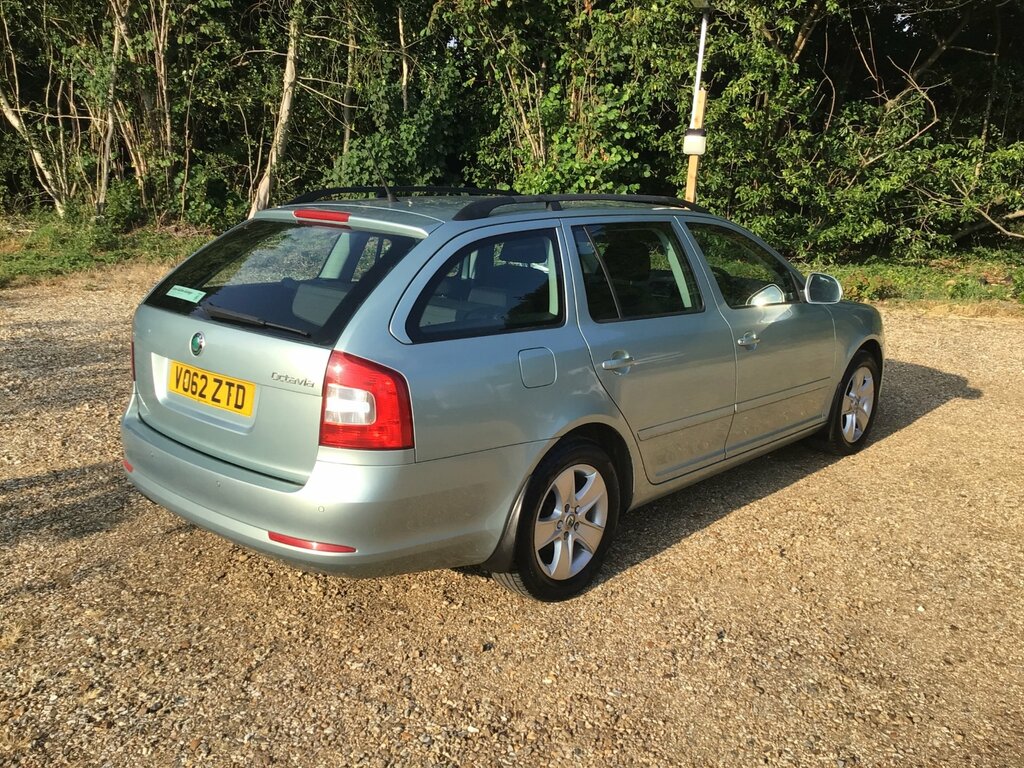 Skoda Octavia 2.0 Tdi Elegance Green #11
