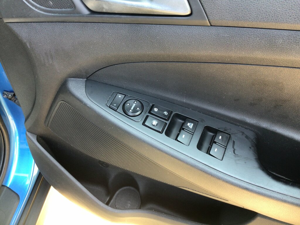 Hyundai Tucson Black #18