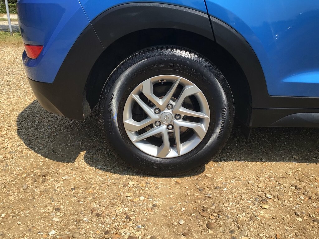 Hyundai Tucson Black #22