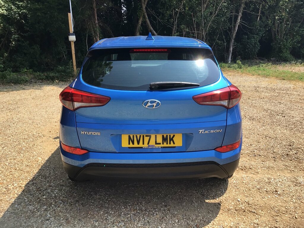 Hyundai Tucson Black #8